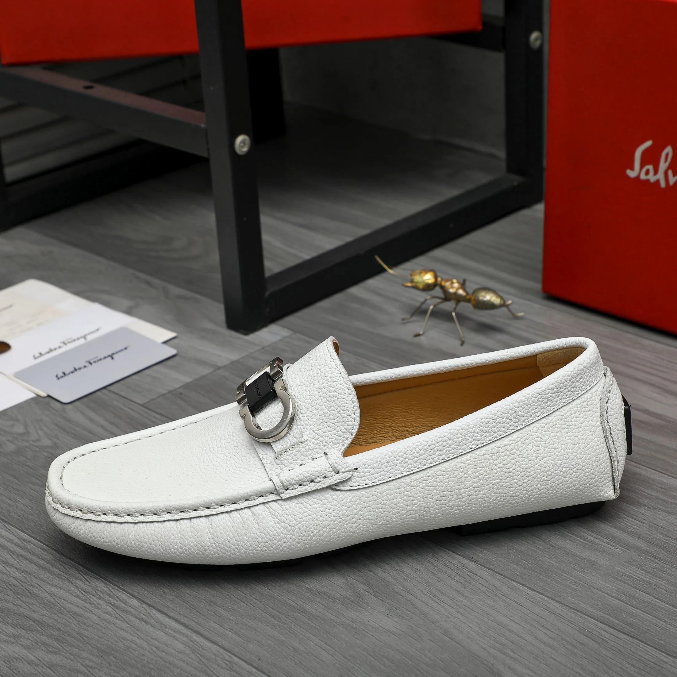 Men's shoes 💰p420 Product trademark: Ferragamo " Ferragamo ] Casual slip-on men's shoes Regular size: 38-44 Product materials: Selected pebbled cowhide upper, sheepskin lining, original rubber outsole